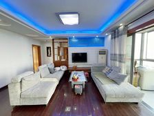 红谷中大道 精装好房 出行方便 医疗配套成熟 购物方便