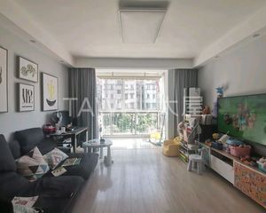 新上架,双轨地铁口,06年品质小区,婚房装修,房东诚售