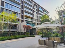 中央公园东 精装修四代住宅 带30多平空中花园 两梯两户