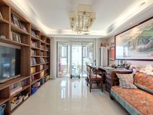 世茂璀璨公园户型方正卧室朝南带阳台户型通透客厅宽敞