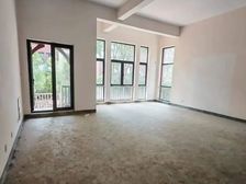 经典户型 联排别墅边套大花园 次新房急卖 低于市价100万