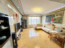 红谷春天花园三期 10年 电梯洋房 带车位 急出