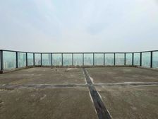 天际大平层 俯瞰半个重庆 带大露台 可做游泳池