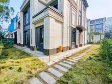 公司资产处理(双)头排一线看江 单层140平 花园200