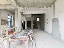 合院别墅 端户大花园 土建已做好,电梯井已做好