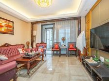 嘉誉湾 装修好 出行方便 有电梯 医疗配套成熟 停车方便