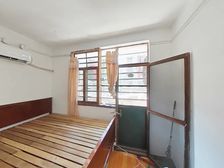正规一室一厅,中间楼层,采光好,小区中间位置
