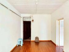 育英中学大门,红线内价格可大谈,真合适啊