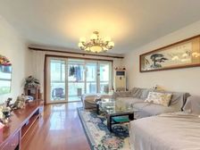 新上诚售+中间位置好楼层+保养好+南北通透+自带会所