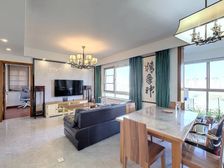 绿地瞰湖生活广场 4室1厅 141.94平