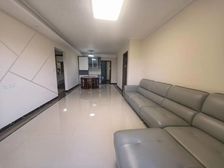 笋盘江南实验小旁边保利江南和府电梯大四房家私家电齐全南向