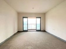 恒大御龙天峰 4室2厅2卫 精装修 285万元