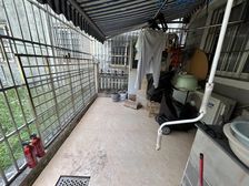 百联旁 一楼带双天井三房,有固定车位 看房方便