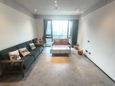 户型为正规的3居室,有阳台 视野好 ,户型方正。