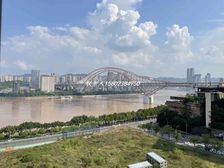 江北嘴头牌观江大平层、看来福士大横厅外阳台套房设计、无豪宅税