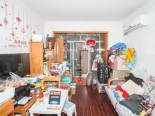 控江四村三房双天井 随时看 需重新装修!天井搭好一半!