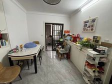两年精装修 多层4楼 有停车位 目前做三房40个精装修全送