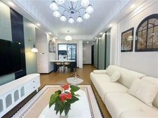 精装轻轨三房 融创茂旁中间楼层 拎包入住配套成熟赶紧来秒