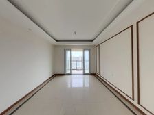 经开区次新小区 金科精装三房得房率高 菜市场广场在旁边