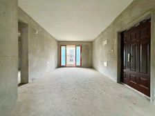 业主卖了给工人发工资!全中庭位置!南北通透板式结构!随时看房