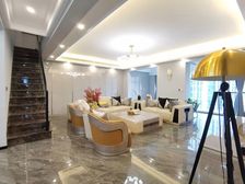 双轻轨旁边全新精装修家电家具齐全,全看小区中庭随时看房