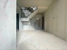 近万达有轻轨 不敢想象这个价格 大三房哟 小区环境还嘿好 !