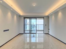 保利时区 南北通双阳台4房 下楼地铁口 到深圳广州便利