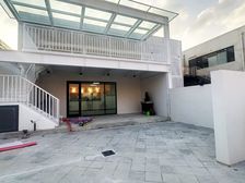 东四环外独栋带有厨房丨纯一层丨门口有车位能冠名