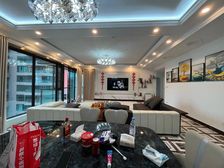 水岸一期 220万 4室2厅2卫 精装修,投资!