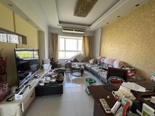 电梯上叠带两个露台 送车位 价格好商量 全明户型业主诚心出售