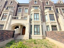 京基领域揽景轩联排别墅 一楼带卧室 带两个车位 赠送阁楼露台