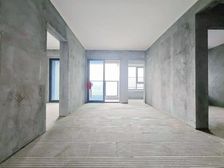 杨家坪 玖悦兰庭 三房 户型方正采光很好 近18号地 铁急售