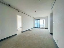 招商·云邸 3室2厅2卫 毛坯 155万元