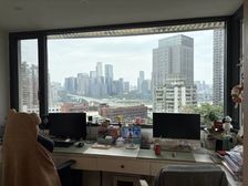 芭薯指彪房 带个40平的大露台 全看江 视野非常霸道