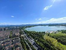 醉美湖景房,庄园高层东边套全线湖景,附赠黄金车位一枚