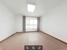 西工区 王城大道 一外对面 申泰新世纪 三室 中间楼层