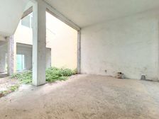 溢盈湖畔别墅 5室2厅 215.19平