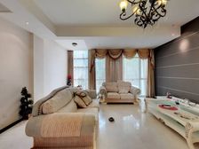 城市别墅 四室三卫 南北通透 精装修 私产满5年 诚意出售