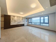 中央公园头排上下学方便,精装修,近地铁,拎包入住,