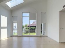 独栋景观别墅,近地铁,花园一亩地,位置好