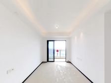 龙光玖龙郡,精装三房,车位充足,来电立减8万,随时看房