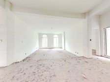 高档小区,绿化50%,环境优美。