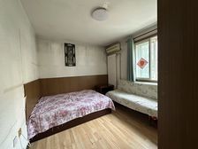 二中心小学旁 小两室 41万 好楼层 南北朝向 随时看房