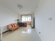 钟界沸0.5 青年湖南街 2室1厅 70.66平