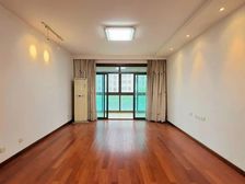 捡漏!满五 ,三开间朝南飞机户型,保养好,一梯两户。有钥匙