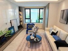 加推楼座临近地铁口 精装标准高 外国语