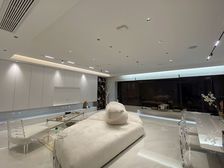 东港 一线海景大宅 290平 8米客厅开间 现房326万