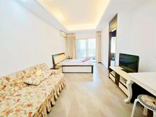 新上!捡耙活的来 18号轻轨站旁 精美大单配 带大阳台 急售