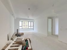 此房税费低 鲁商金茂精装3居室 业主急售 比同户型单价低