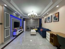 电梯南北通两房,全新豪装,小区主力户型,带固定车位,满五!